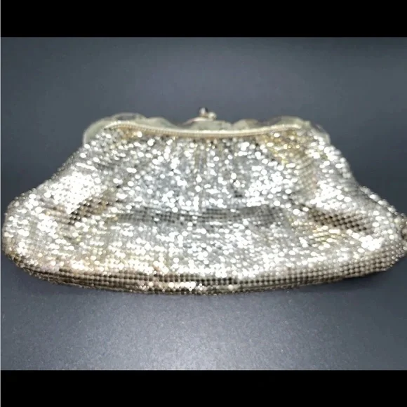 Whiting and Davis Evening Clutch 🎇 - Picture 6 of 11